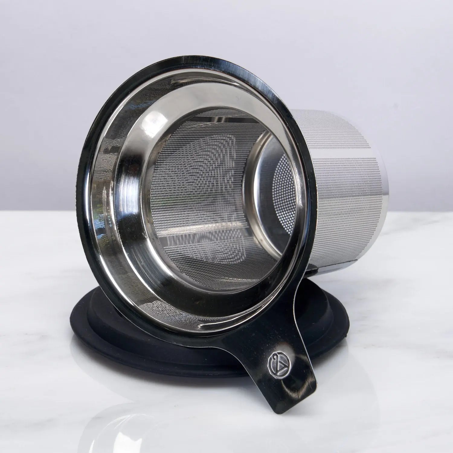 August Uncommon Tea One Cup Infuser for tea brewing, featuring a sleek design for easy steeping and removal of tea leaves.