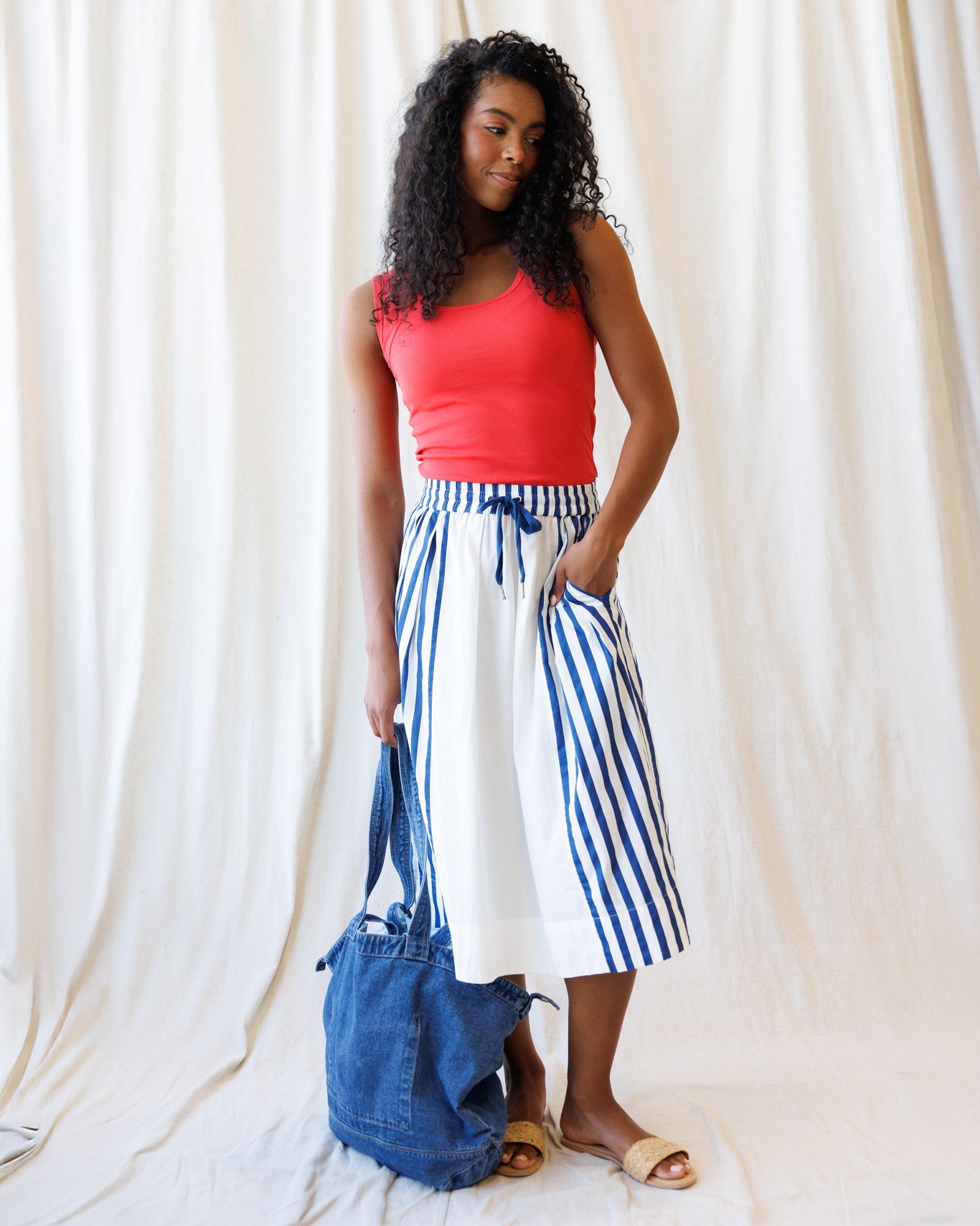Downeast Sail Away Skirt in lightweight fabric, featuring a relaxed fit and nautical-inspired design, displayed on a mannequin.