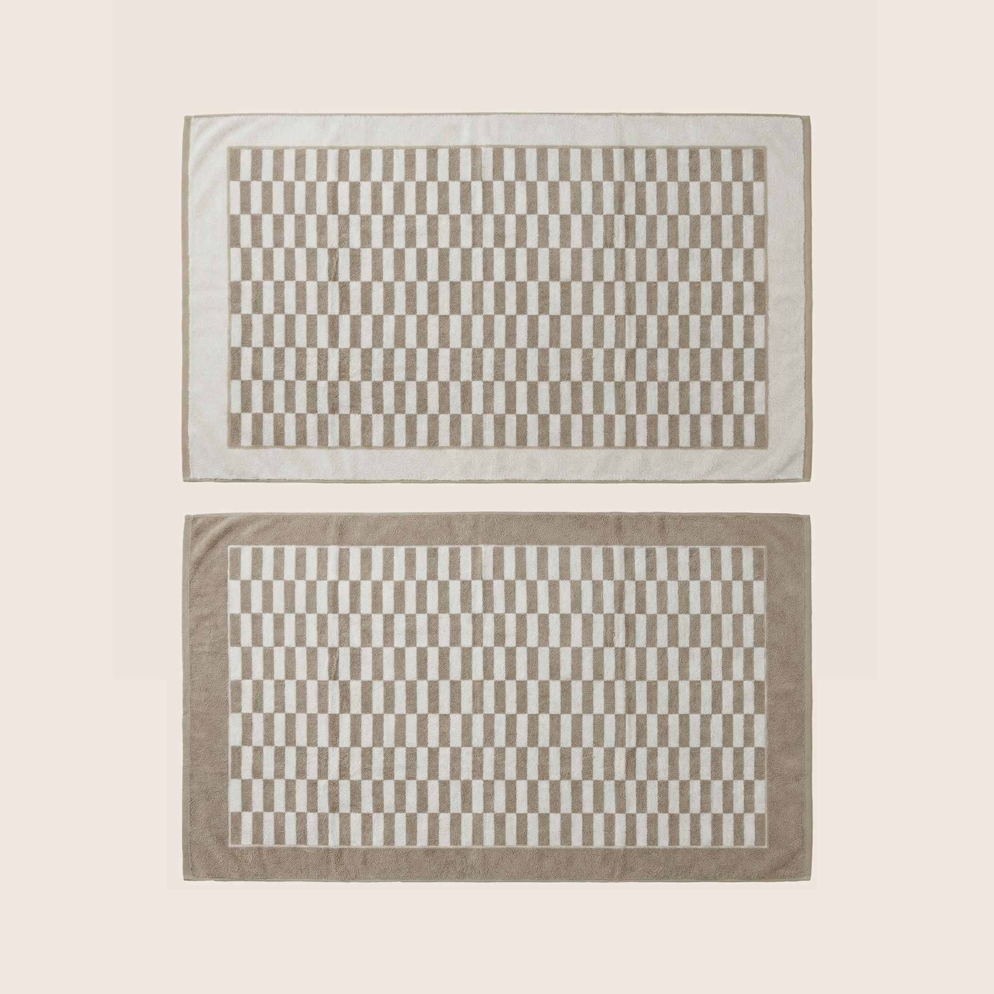 Soft Pietra Australian Cotton bath sheets by Italic, shown in a flatlay with a neutral background.