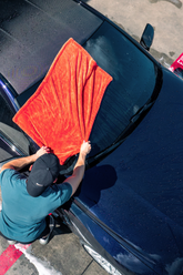 Blackline Car Care BLACKLINE® Twisted-Loop Drying Towel, soft microfiber with twisted loops for effective car drying.