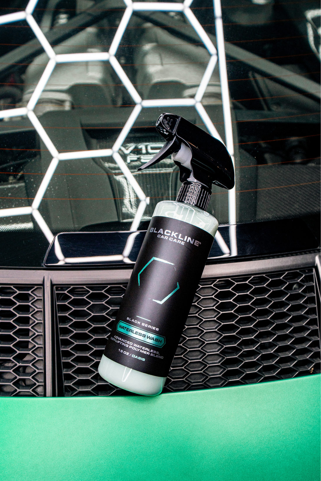 Blackline Car Care BLACKLINE® Waterless Wash bottle with label and spray nozzle for eco-friendly vehicle cleaning.