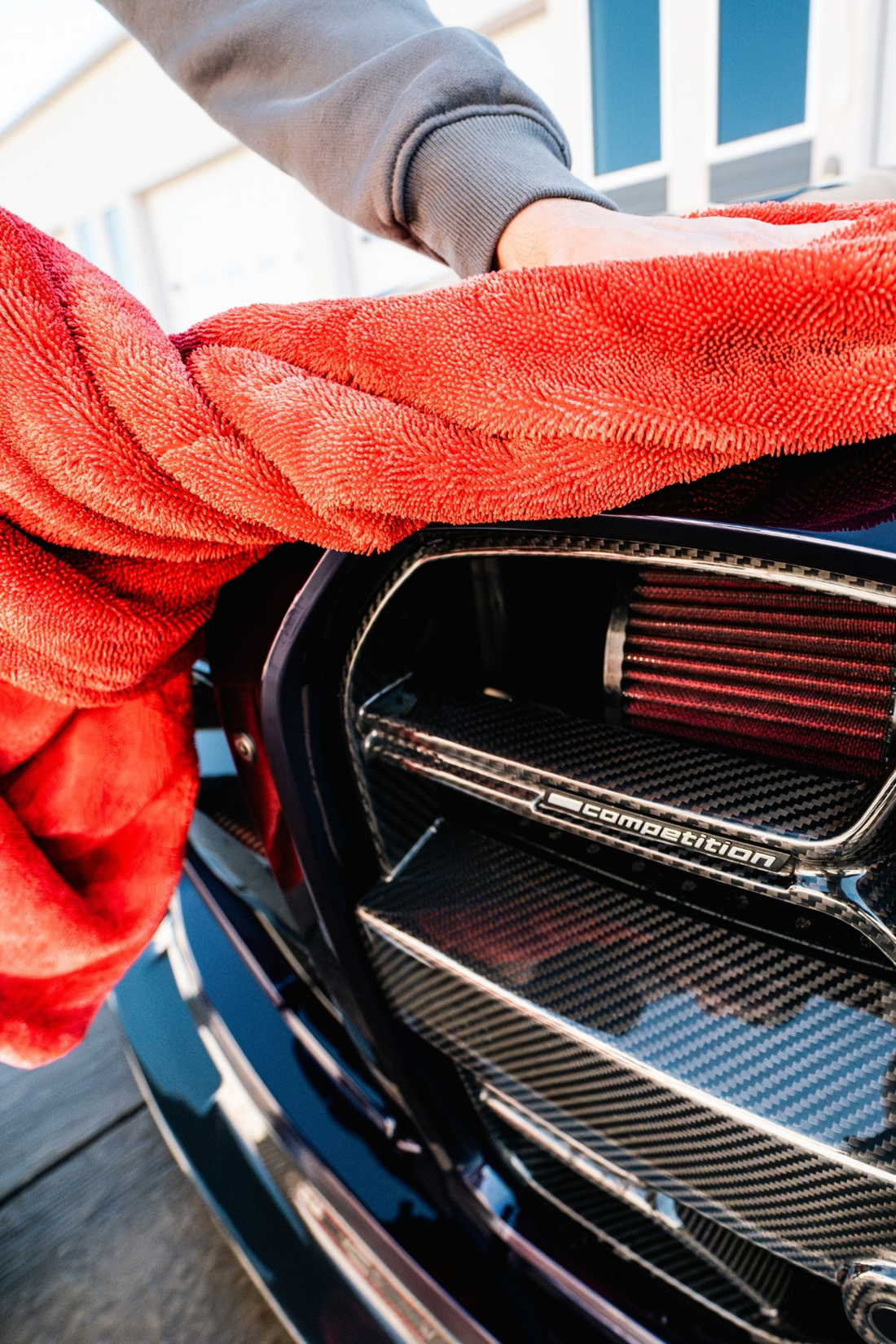 Blackline Car Care BLACKLINE® Twisted-Loop Drying Towel, a soft microfiber drying towel with twisted-loop fibers for car drying.