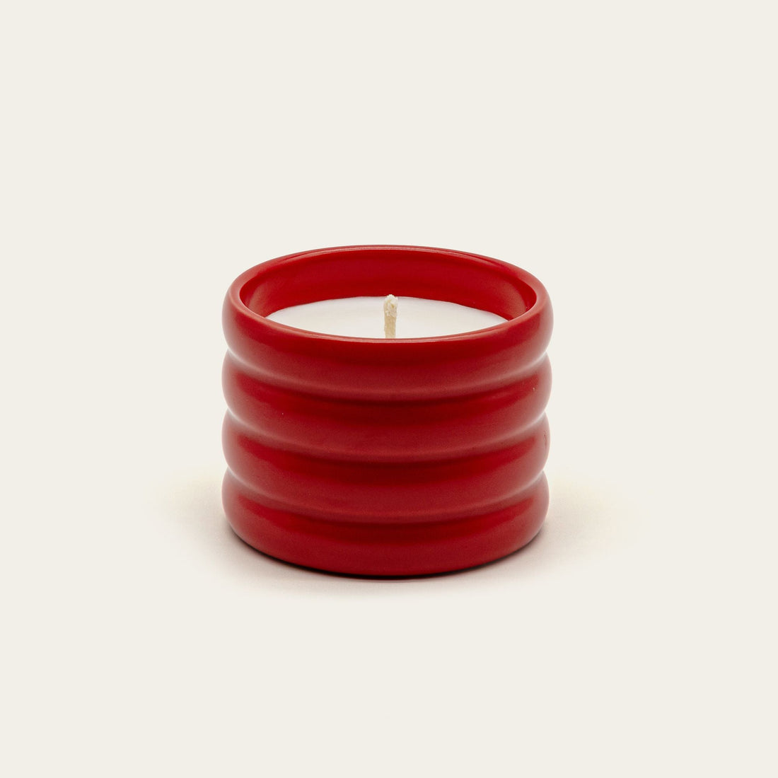 Soy wax ceramic candle by Italic featuring a sleek design, perfect for creating a cozy ambiance.