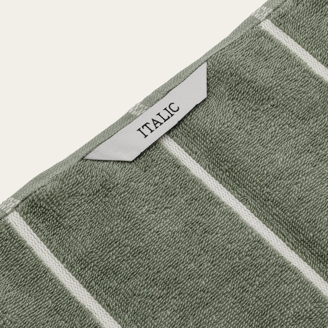 Deia Australian cotton towel with loop design, soft and plush, ideal for home bathroom or bedroom use by Italic.