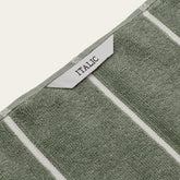 Deia Australian cotton towel with loop design, soft and plush, ideal for home bathroom or bedroom use by Italic.