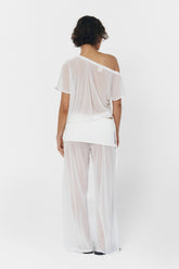 Findmenowthelabel RAEL white pants featuring a slim fit design and clean, modern style.