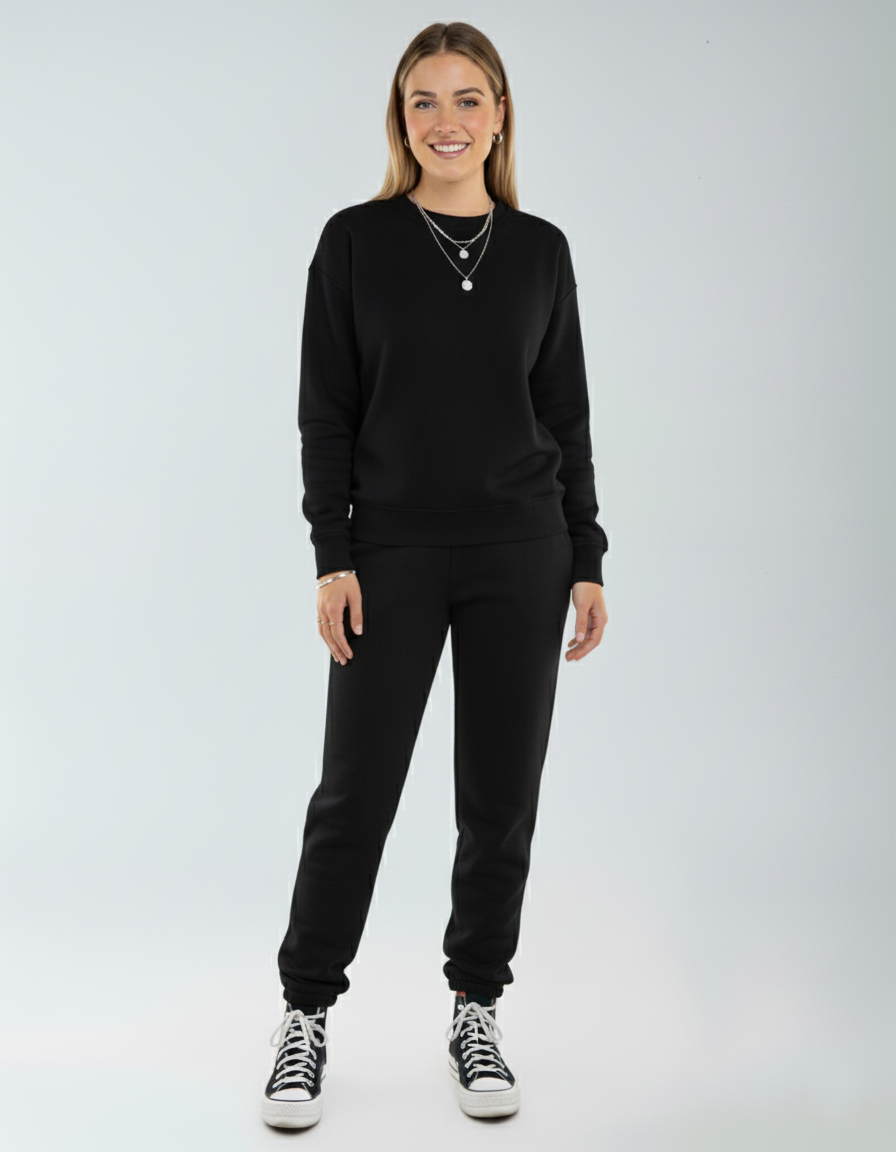 SpectraUSA fleece jogger pants P2005 in gray with elastic waistband and tapered fit, shown on a model.
