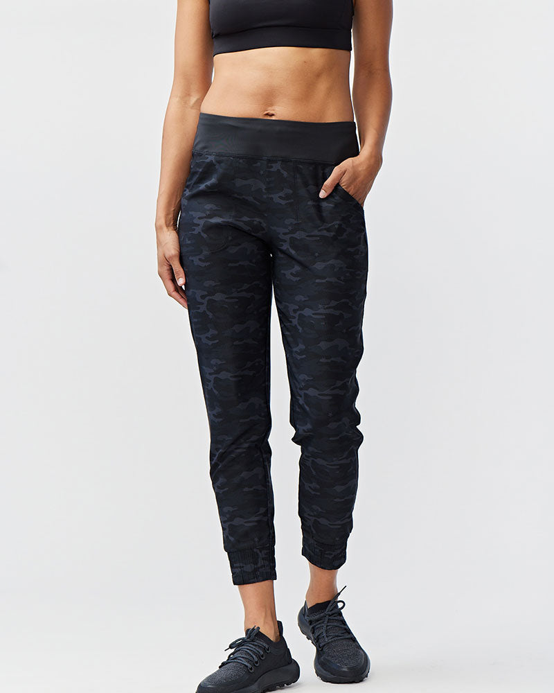 Goal Five Excel Jogger 7/8 length training pant in black camo, front view showing comfortable fit and tapered ankle design.