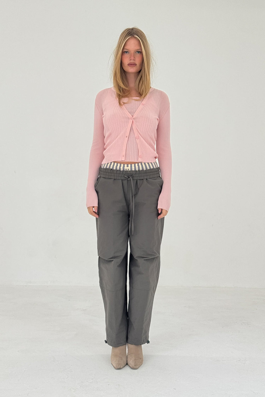 Findmenowthelabel sable pants in charcoal color, featuring a comfortable fit and stylish design, shown in this image.