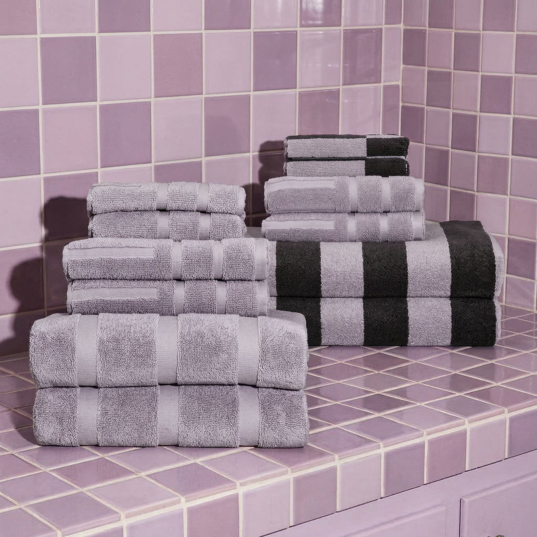Set of Capri Australian Cotton Bath Towels in Lilac and Shadmoor colors from Italic, showing soft, plush textures for home use.