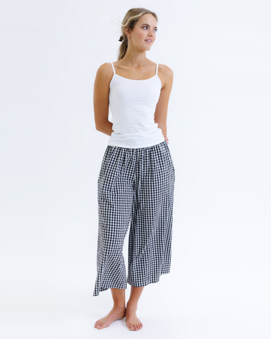 Downeast Wonder Cami tee in soft fabric, featuring a classic fit and rounded neckline, perfect for casual wear.