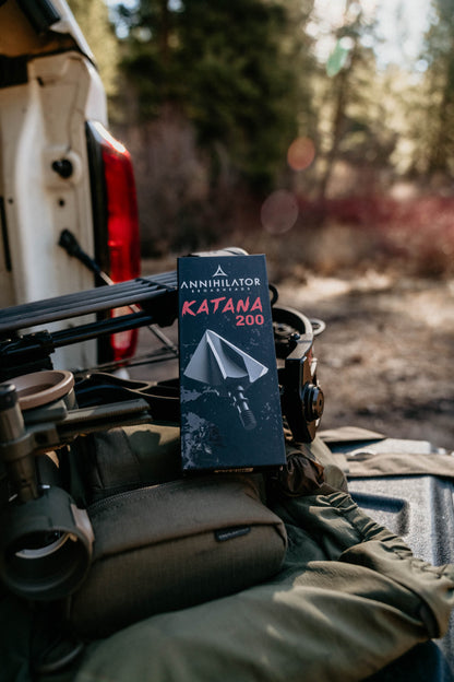 Annihilator Broadheads KATANA 200 broadheads with sharp blades for precise archery hunting, displayed on a plain background.