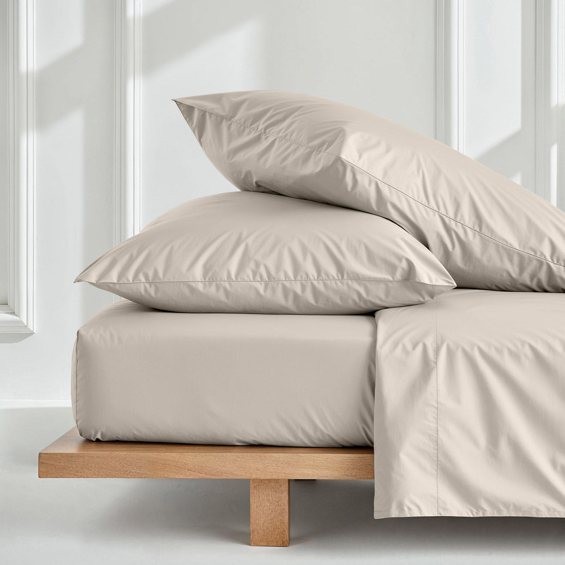 Elegant Luxe Australian Sateen Pillowcase Set from Italic, featuring smooth, shiny fabric and a soft, luxurious appearance.