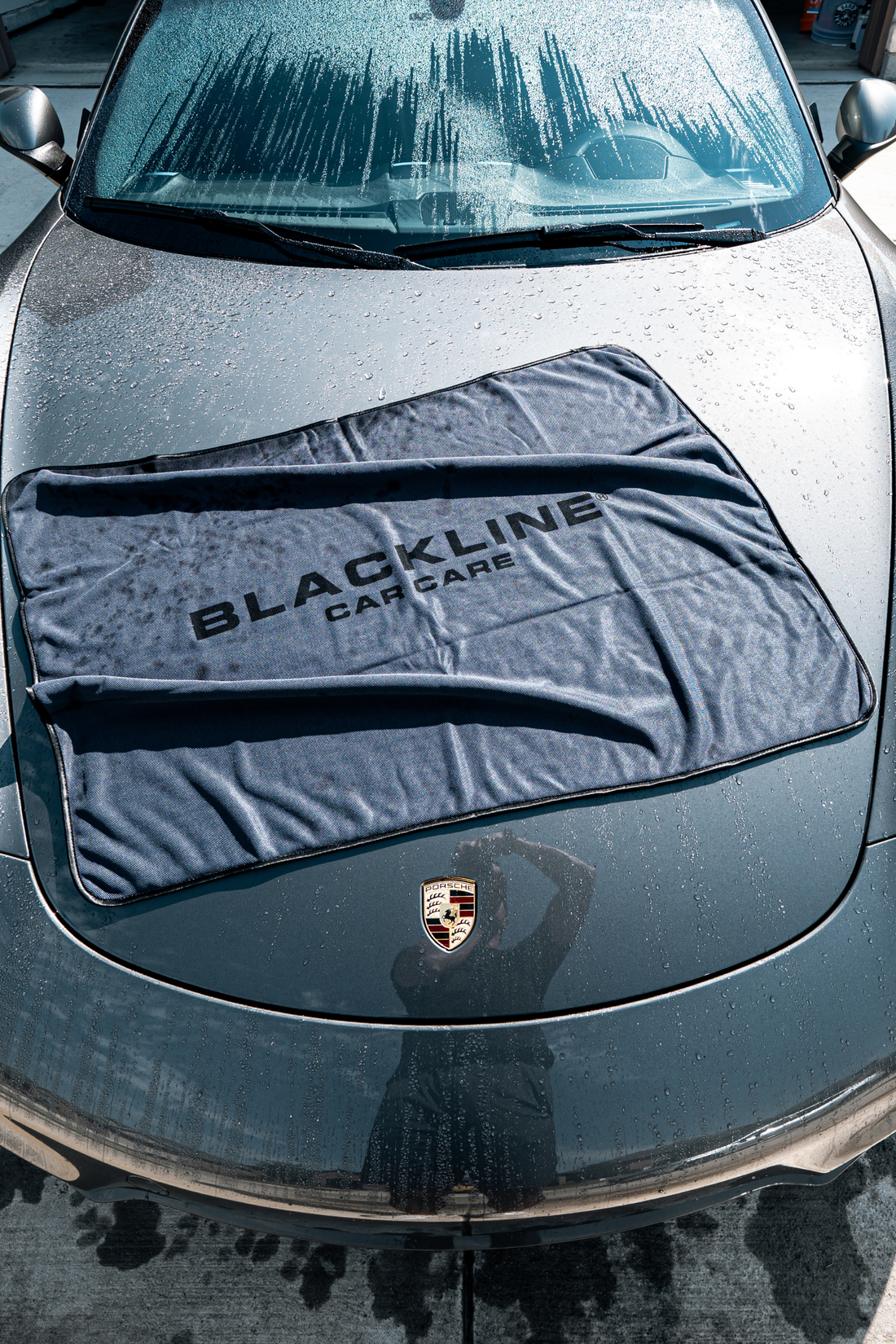 Blackline Car Care BLACKLINE® Slim Twisted-Loop Drying Towel, black microfiber with twisted-loop design for car drying.