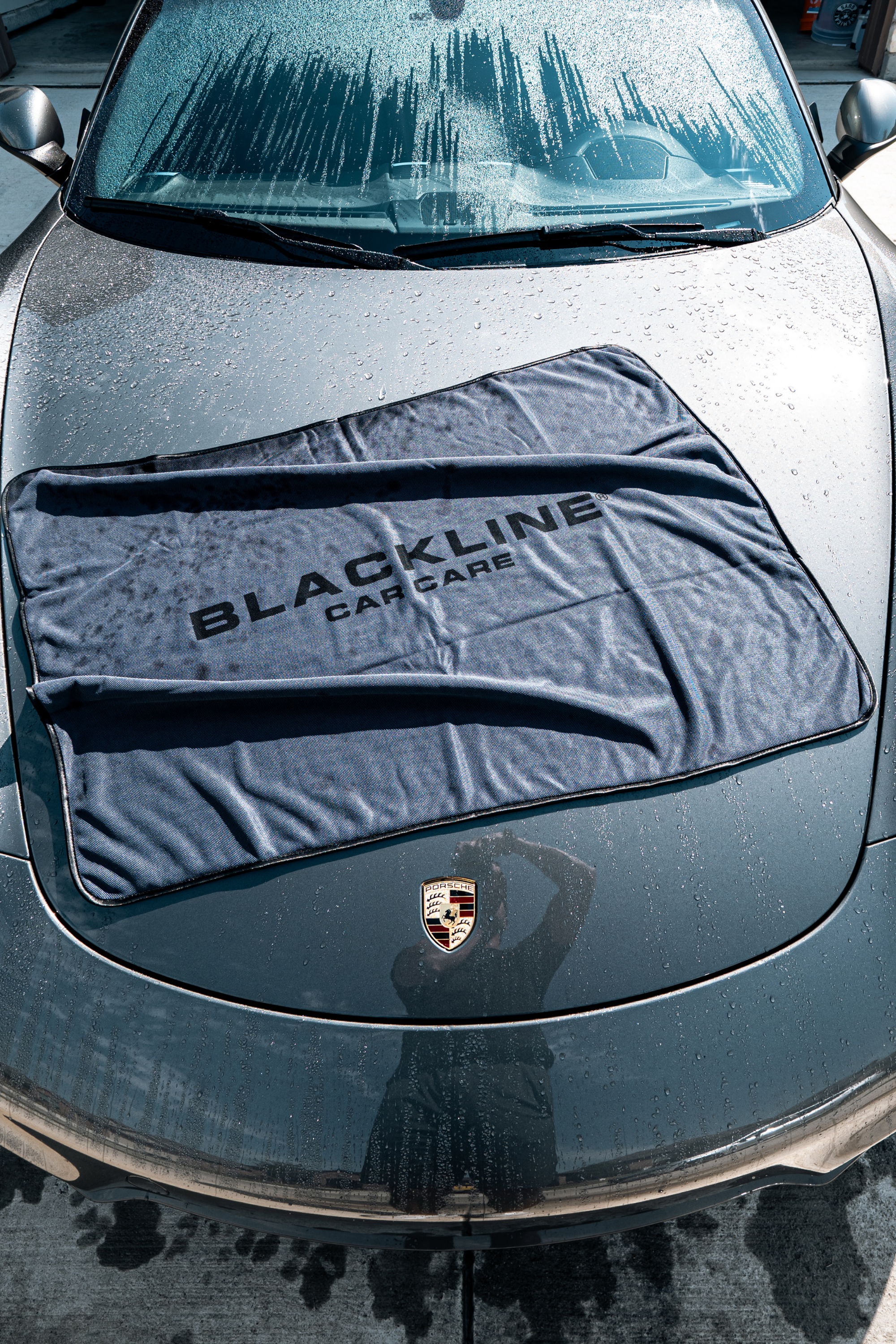 Blackline Car Care BLACKLINE® Slim Twisted-Loop Drying Towel, black microfiber with twisted-loop design for car drying.
