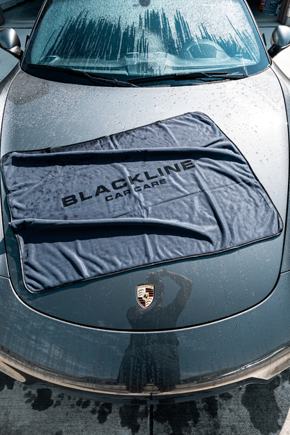 Blackline Car Care BLACKLINE® Slim Twisted-Loop Drying Towel, black microfiber with twisted-loop design for car drying.