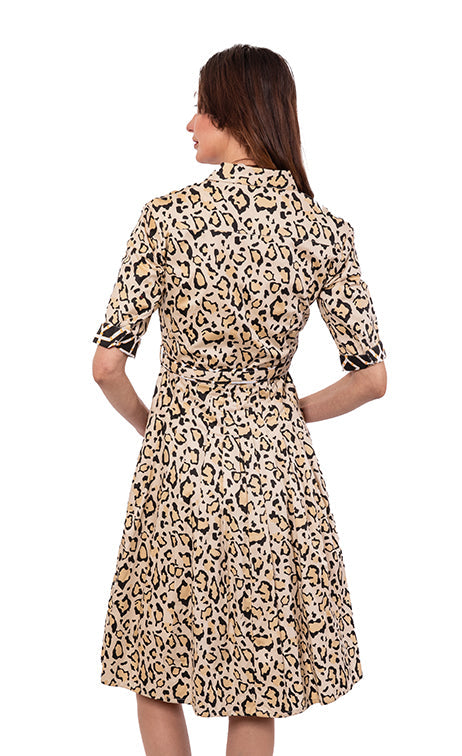 Dizzy-Lizzie Mrs. Maisel leopard print dress in XS, stylish vintage-inspired dress with bold leopard pattern and fitted silhouette.