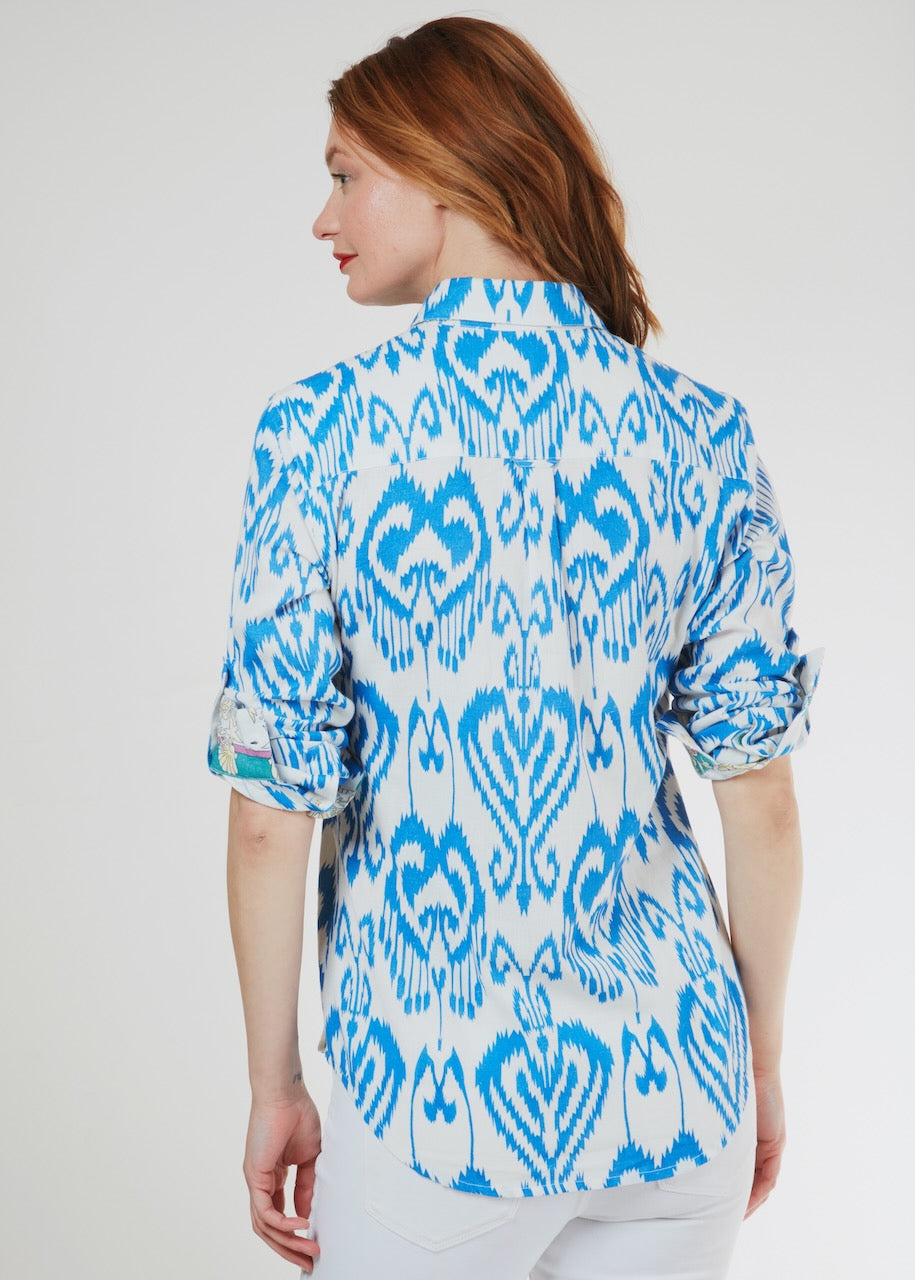Dizzy-Lizzie Cannes Popover shirt in blue and white ikat pattern, lightweight cotton, casual fit, women&