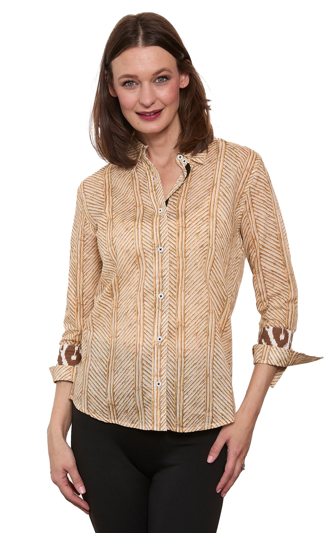 Dizzy-Lizzie 3/4 sleeve Rome shirt in khaki and white voile with wicker print, casual and stylish for warm weather.