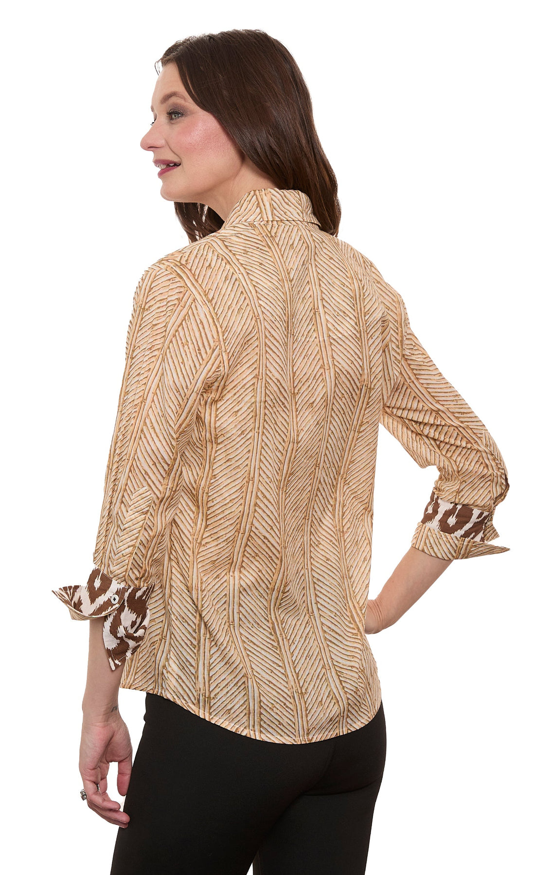 Dizzy-Lizzie 3/4 sleeve Rome shirt in khaki and white voile with wicker print, featuring a relaxed fit and stylish design.