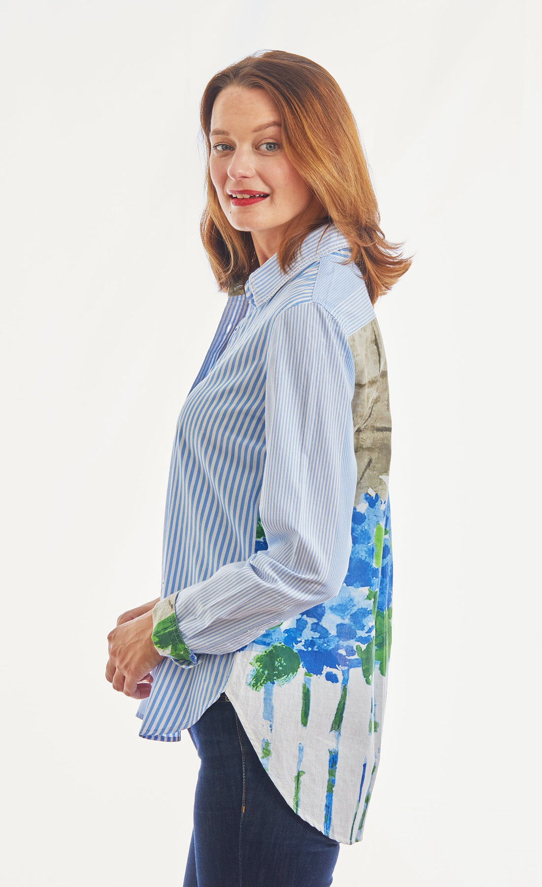 Dizzy-Lizzie Chesapeake Top in blue and white stripe with floral motif on back, featuring picket fence and hydrangea design.