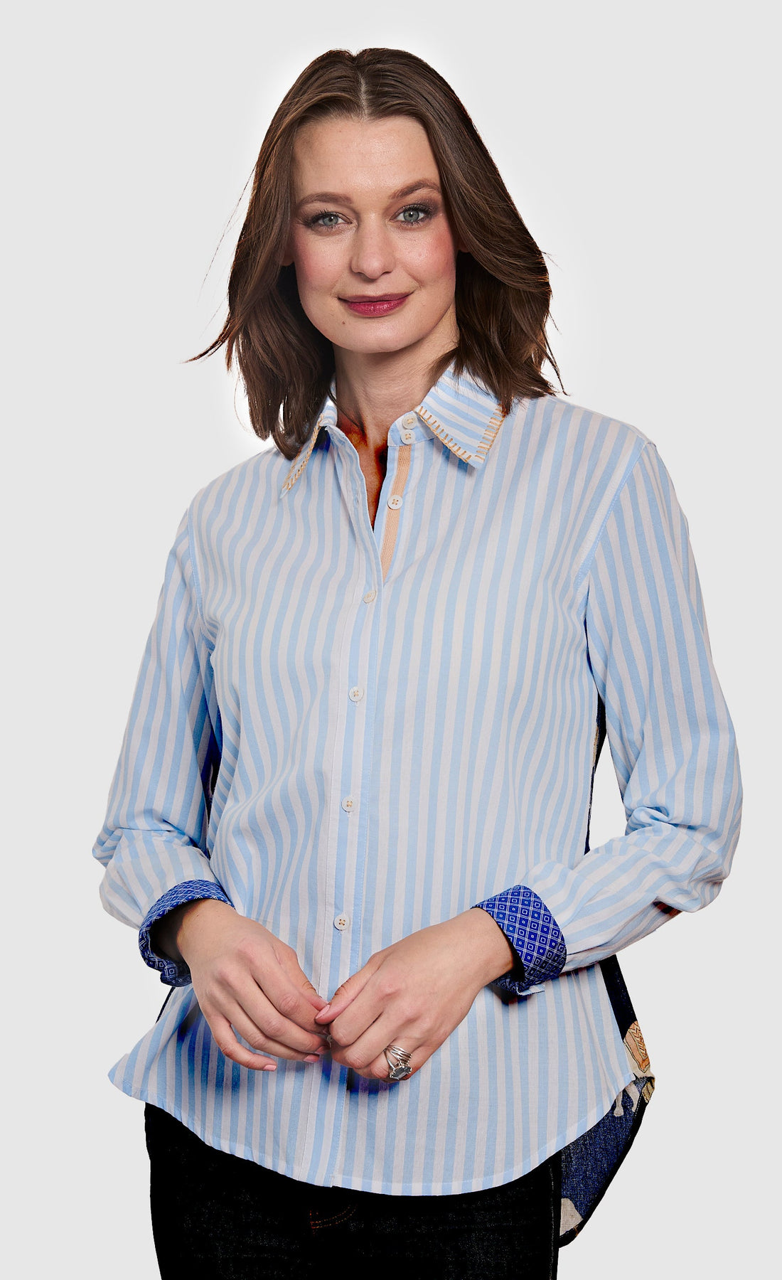 Dizzy-Lizzie Chesapeake Hi Lo Top in navy with ground Ellies design on the back, stylish women&