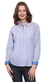 Dizzy-Lizzie Chesapeake top featuring a turtle design on the back panel, styled as a casual women&
