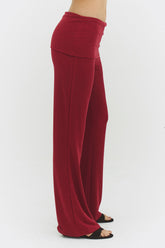 Findmenowthelabel MARU raspberry pants with a relaxed fit, shown in a stylish side view. Perfect for casual or trendy outfits.