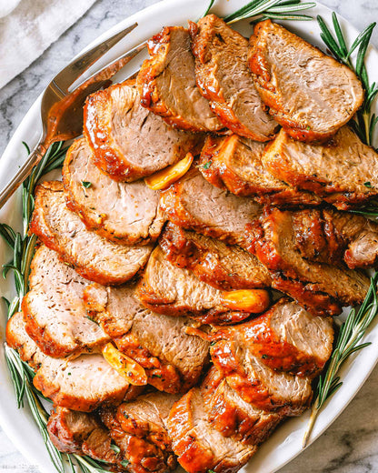 Igotchu Pork Chop seasoning jar with spices and herbs, perfect for flavorful grilled or pan-fried pork chops.