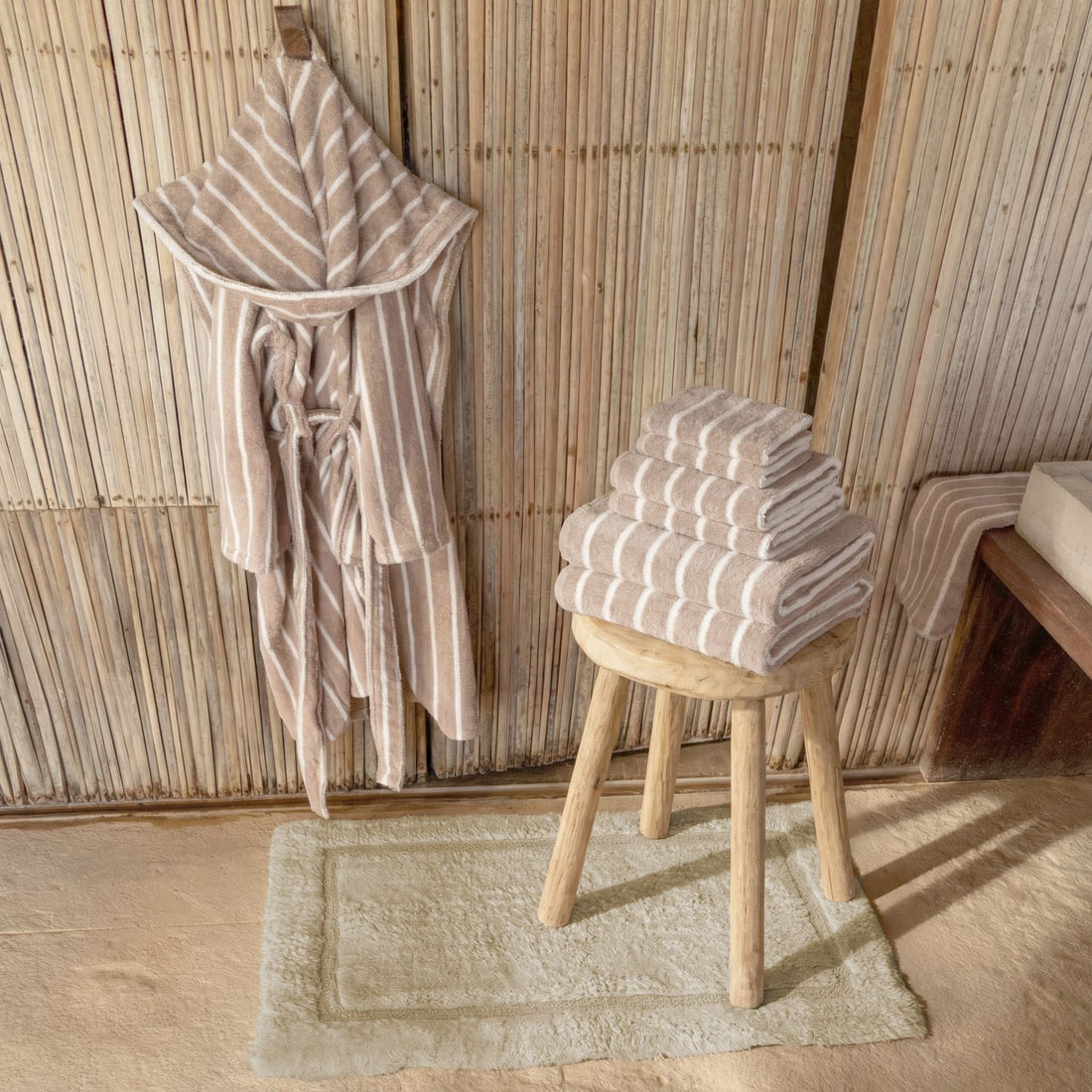 Unisex Ultraplush Australian cotton bathrobe in sand color, featuring a soft fabric and relaxed fit from Italic.