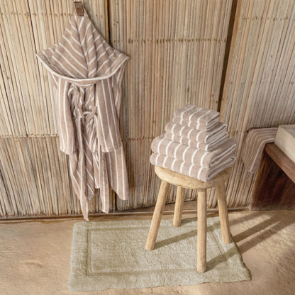 Unisex Ultraplush Australian cotton bathrobe in sand color, featuring a soft fabric and relaxed fit from Italic.