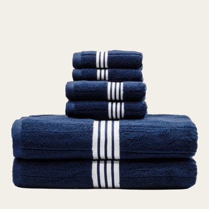 Soft Nautilus Australian cotton bath towel from Italic, showing plush texture and neutral color for home bath use.