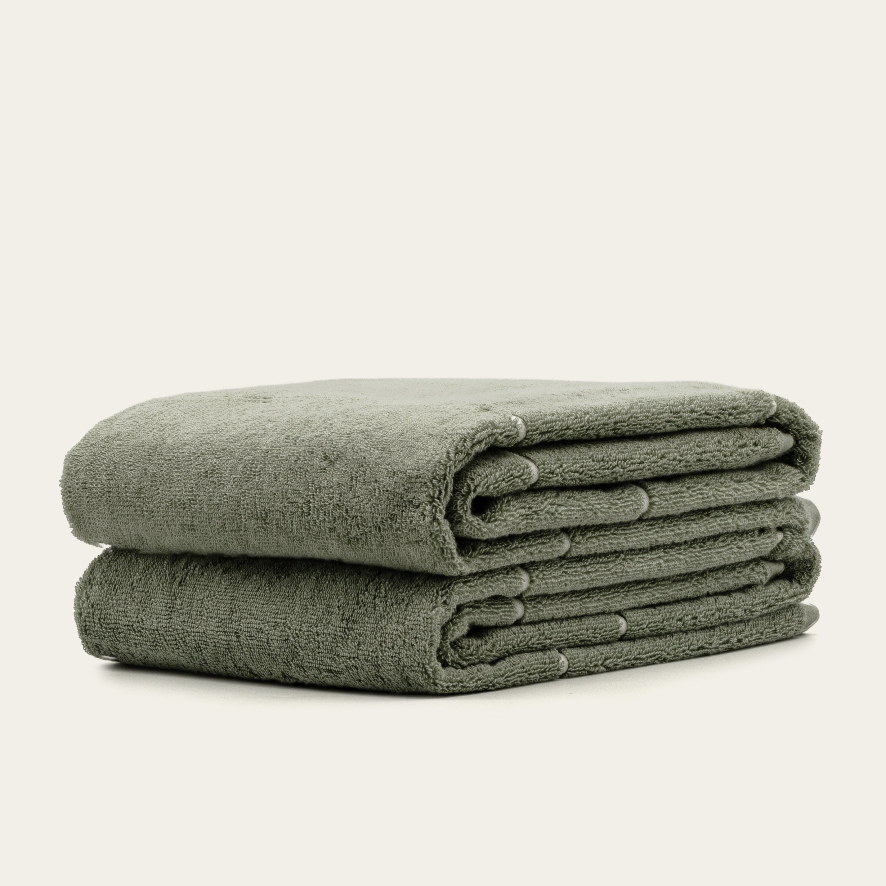 Soft Deia Australian cotton bath towel from Italic, showcasing plush texture and neutral color for luxurious home bathroom use.