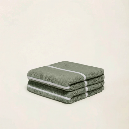 Italic Deia Australian Cotton washcloth, soft and plush home bed towel with natural fibers, ideal for gentle daily use.