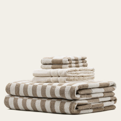 Soft Pietra Australian Cotton Towel from Italic, showing plush texture and luxurious white fabric draped on a neutral background.