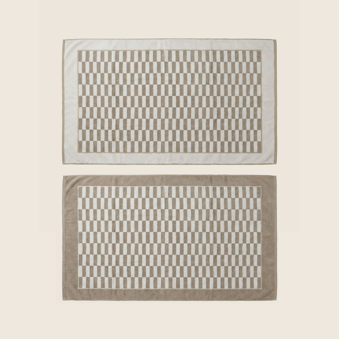 Soft Pietra Australian Cotton bath sheets by Italic, shown in a flatlay with a neutral background.