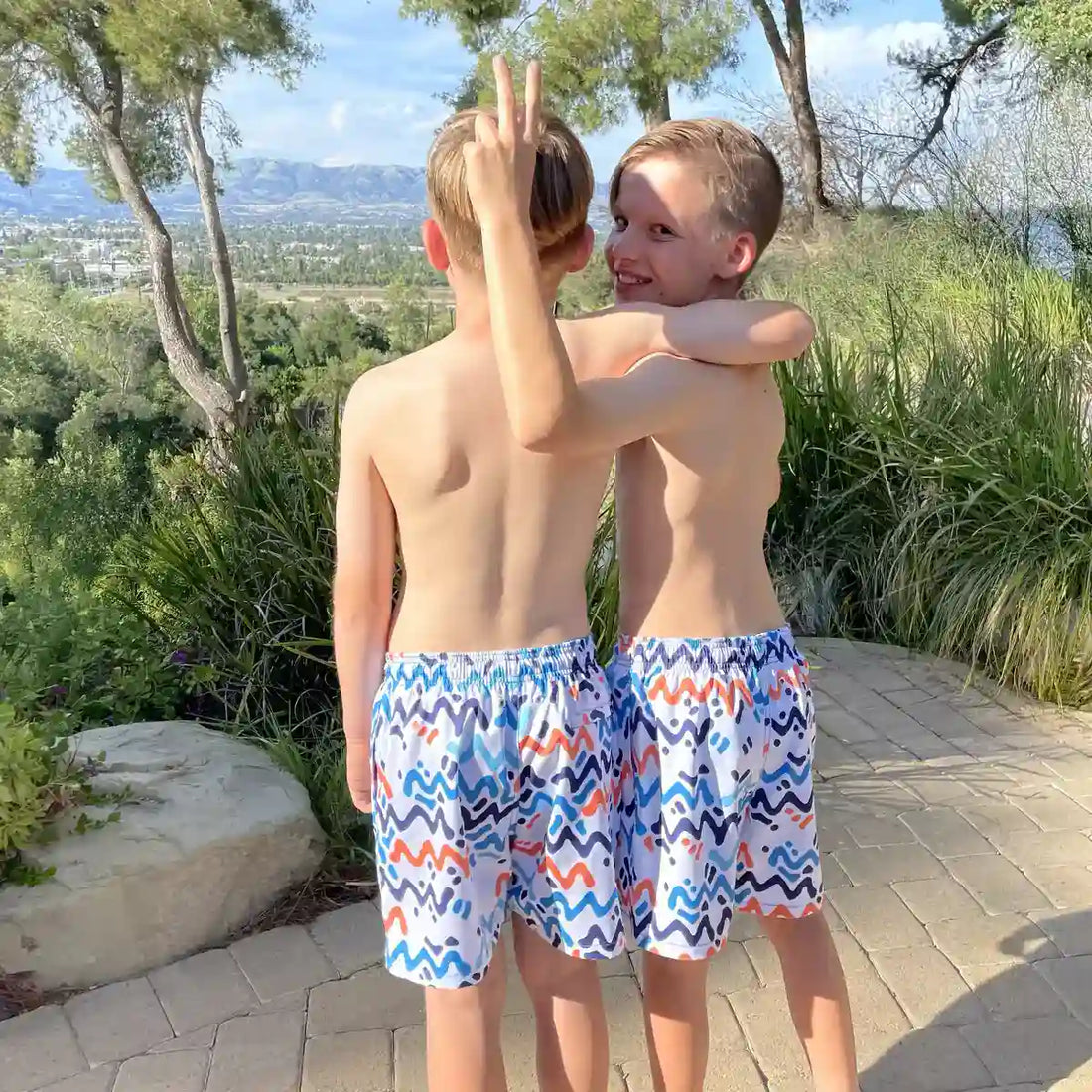 Boys Hybrid Swim &amp; Play Shorts – Line Rush - Ocean and Sol