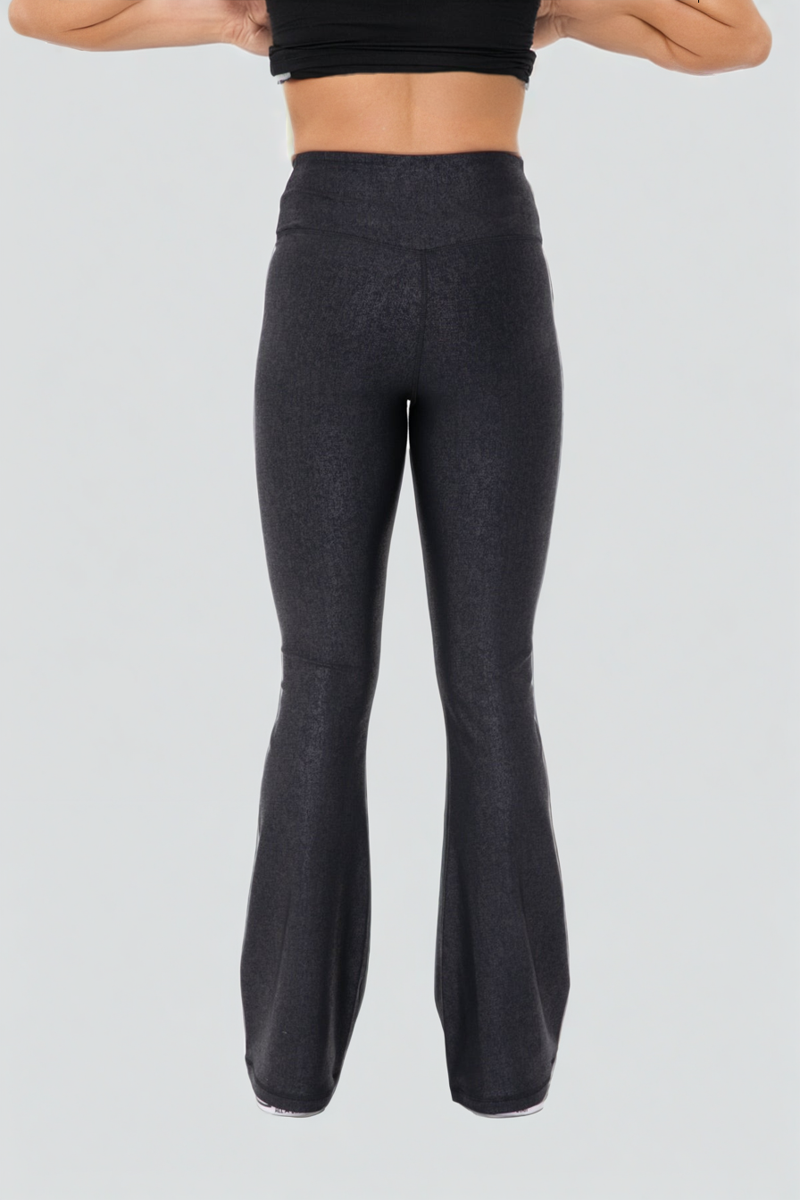 Black leather-look crossover flare leggings from Fitkitty Culture, stylish and form-fitting women&