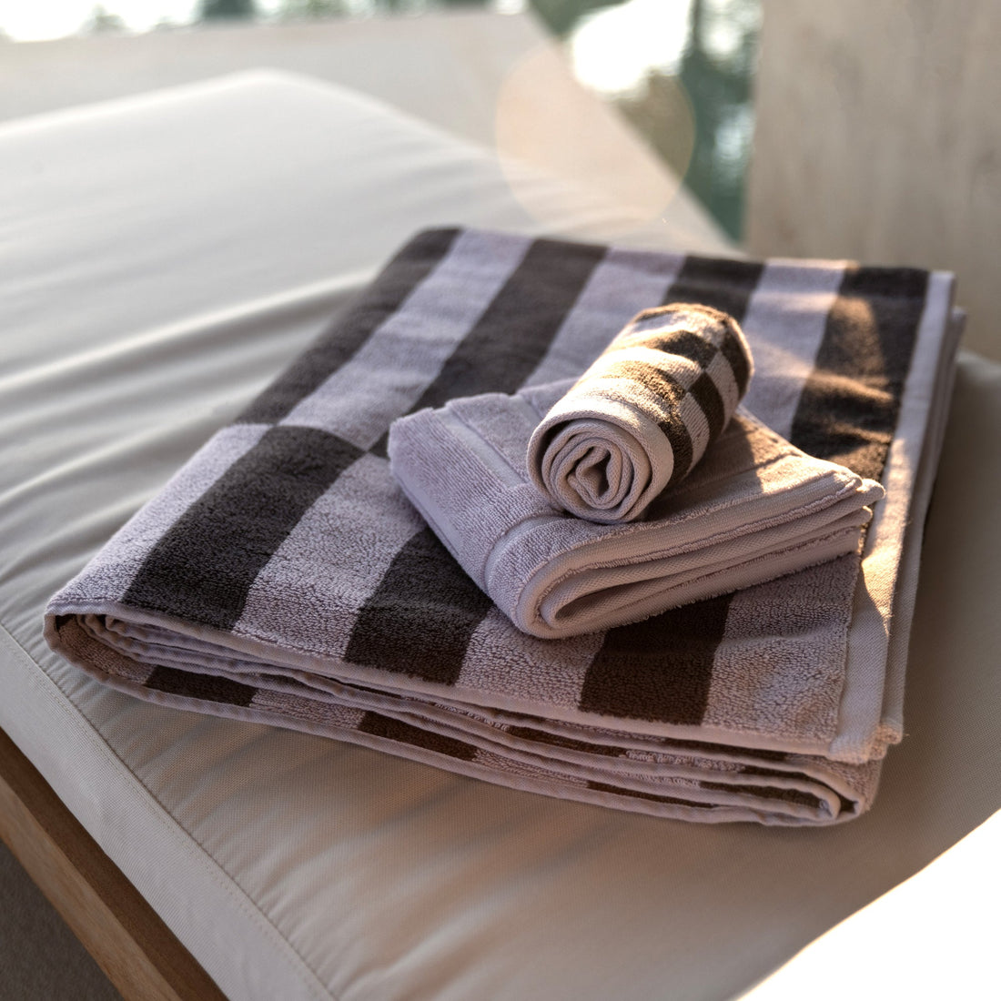 Set of five luxurious Shadmoor Australian Cotton Towels by Italic, soft and plush for home-bath use.
