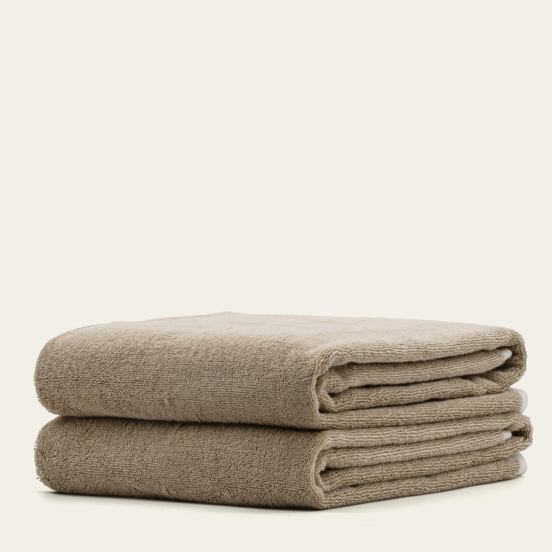 Soft Sorrel Australian Cotton bath towel by Italic, showing plush texture and white color, perfect for luxurious bathroom use.