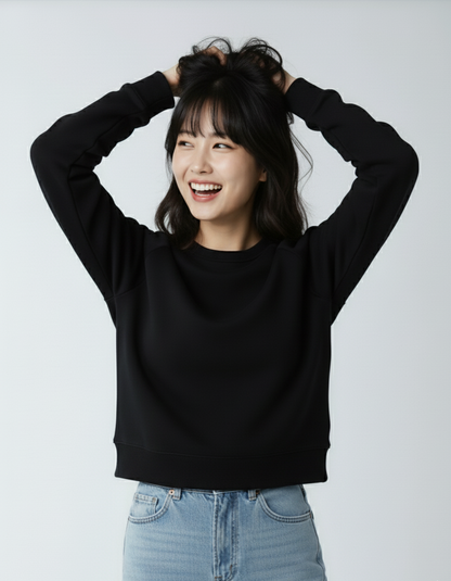 Black fleece crew neck sweatshirt by SpectraUSA for women, showcasing a comfortable fit and soft fabric.