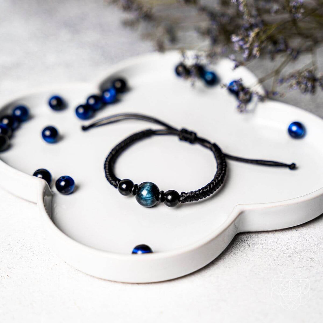 Conscious Items Tiger’s Eye Stability Bracelet featuring polished tiger’s eye beads on a stretch cord for balanced energy.