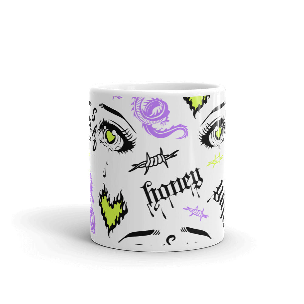 Yūjin Clothing honey-themed ceramic mug with a smooth handle, featuring a warm honey design on a white background.