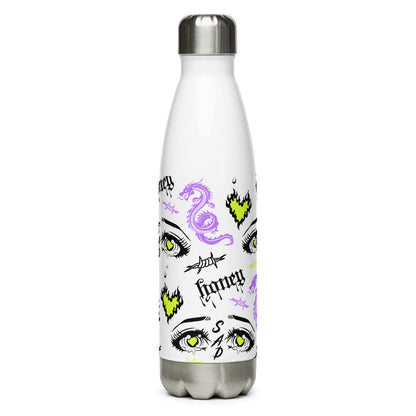 Yūjin Clothing honey water bottle featuring a sleek design and transparent body for hydration on the go